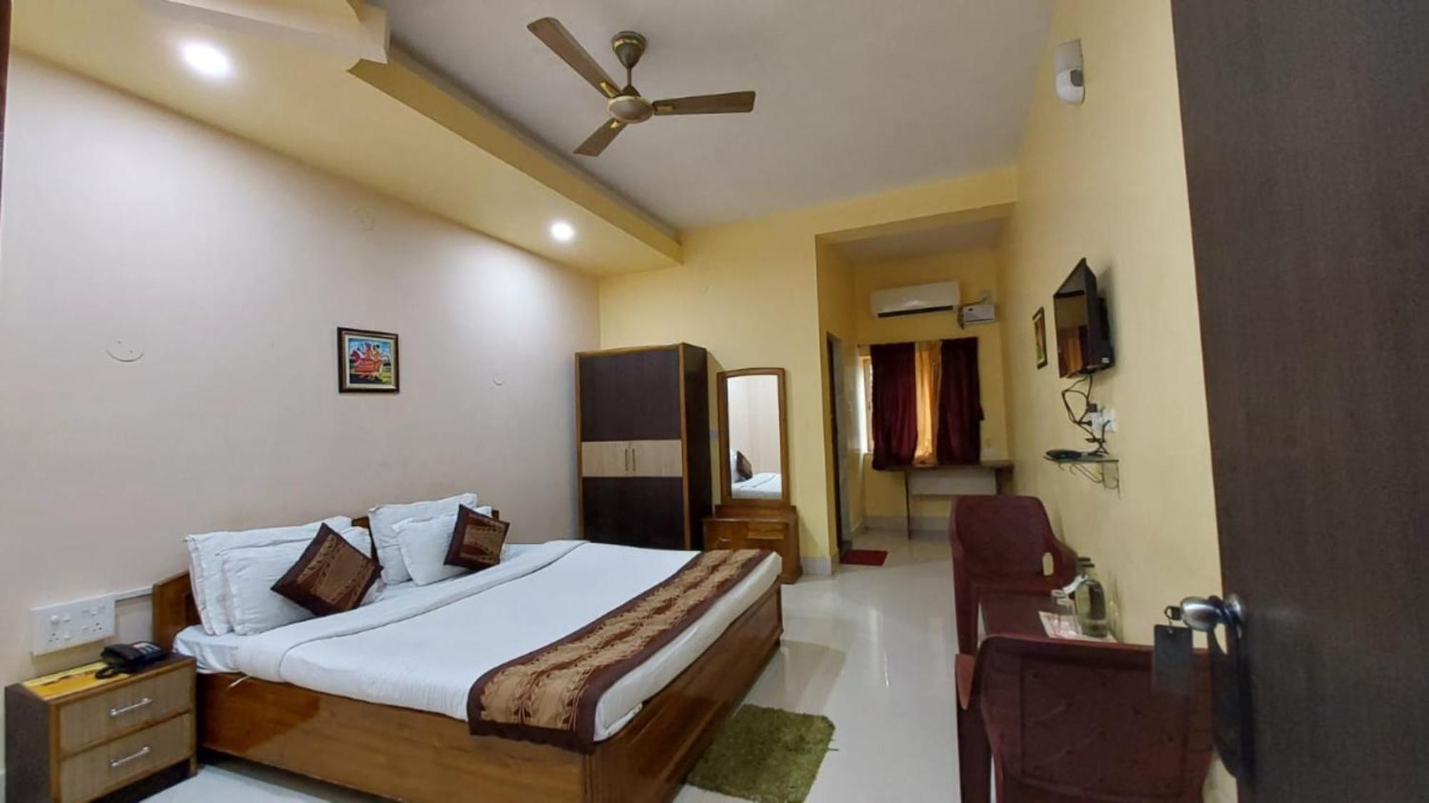 Goroomgo Silicon Residency Puri Near Sea Beach & Temple - Luxurious Room - Lift And Parking Facilities - Best Seller Exterior photo