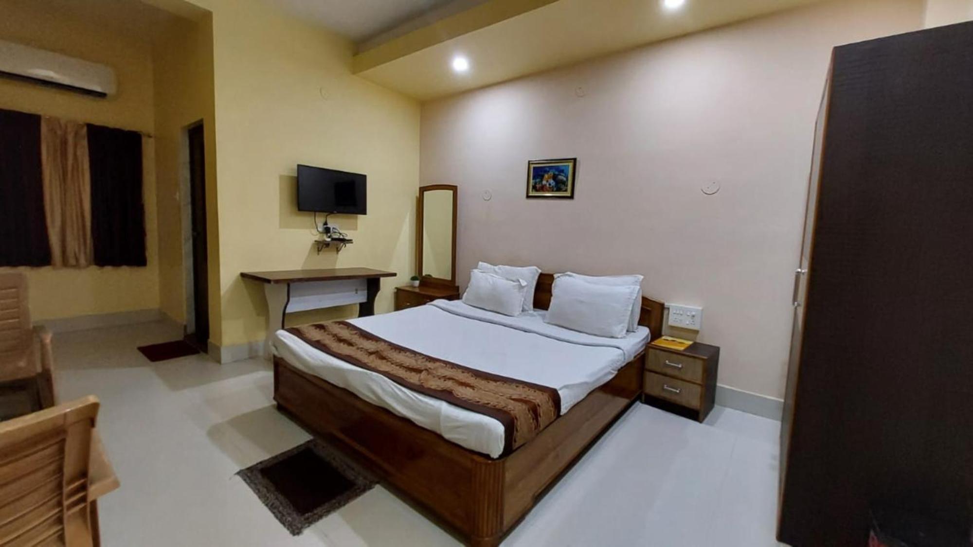 Goroomgo Silicon Residency Puri Near Sea Beach & Temple - Luxurious Room - Lift And Parking Facilities - Best Seller Exterior photo