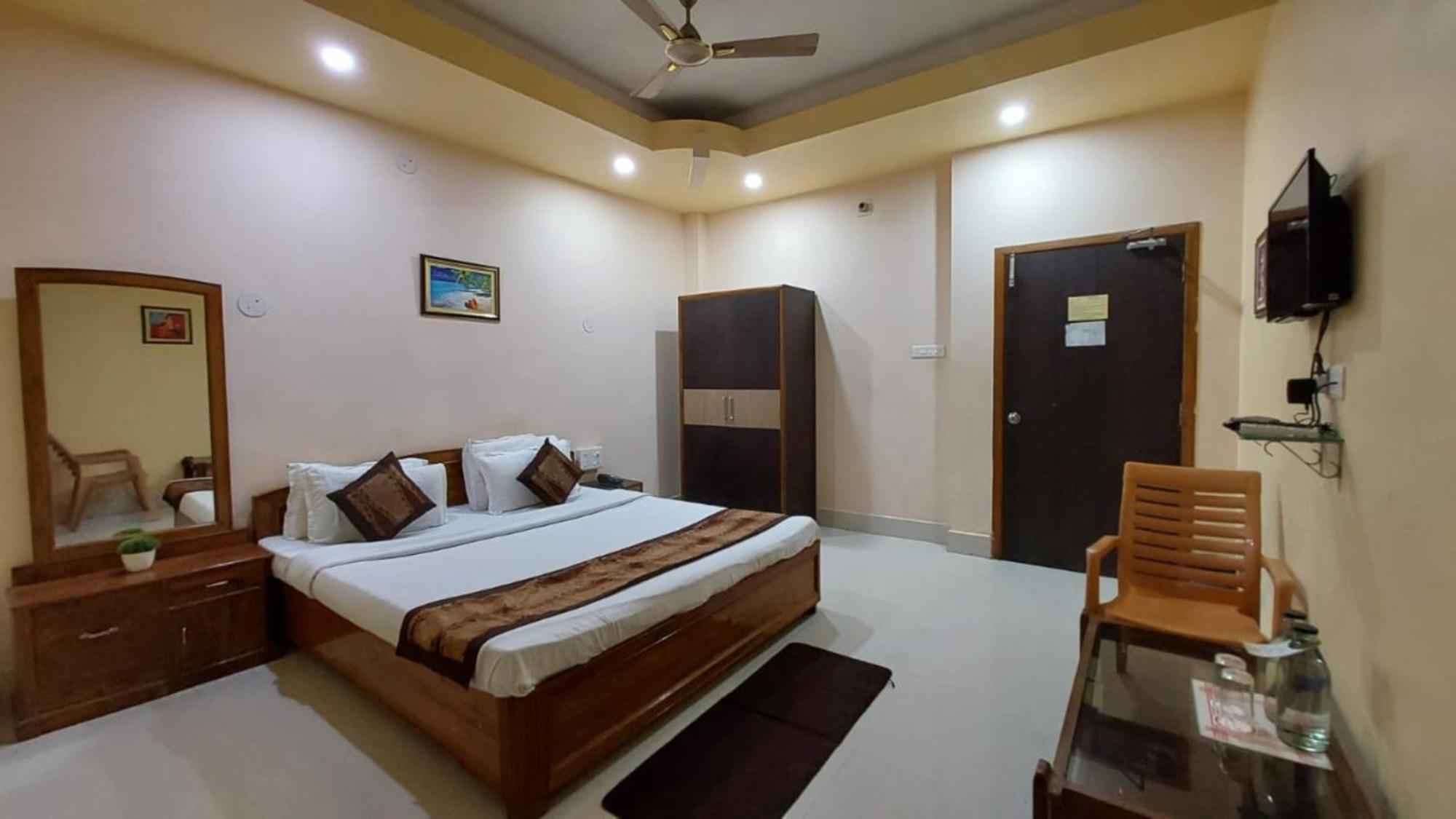 Goroomgo Silicon Residency Puri Near Sea Beach & Temple - Luxurious Room - Lift And Parking Facilities - Best Seller Exterior photo