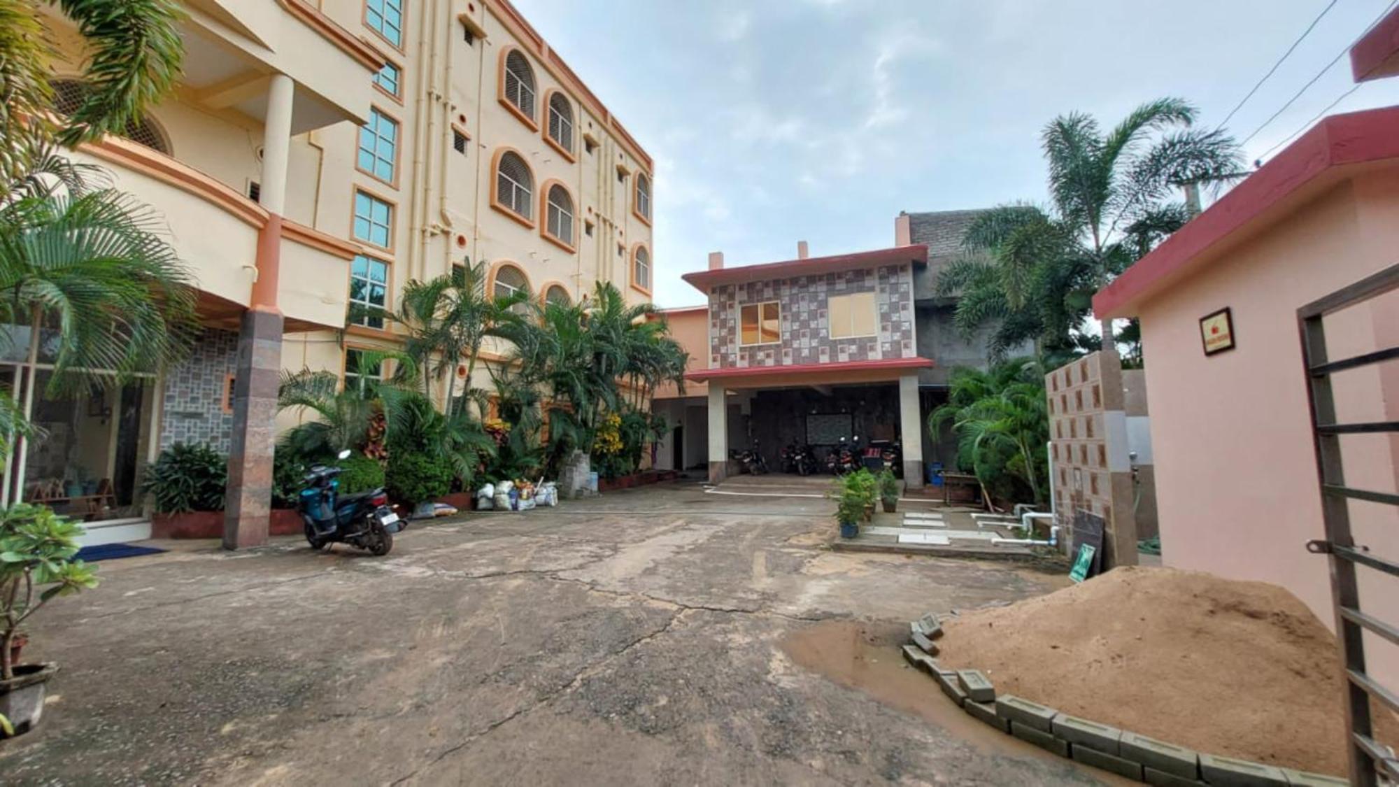 Goroomgo Silicon Residency Puri Near Sea Beach & Temple - Luxurious Room - Lift And Parking Facilities - Best Seller Exterior photo