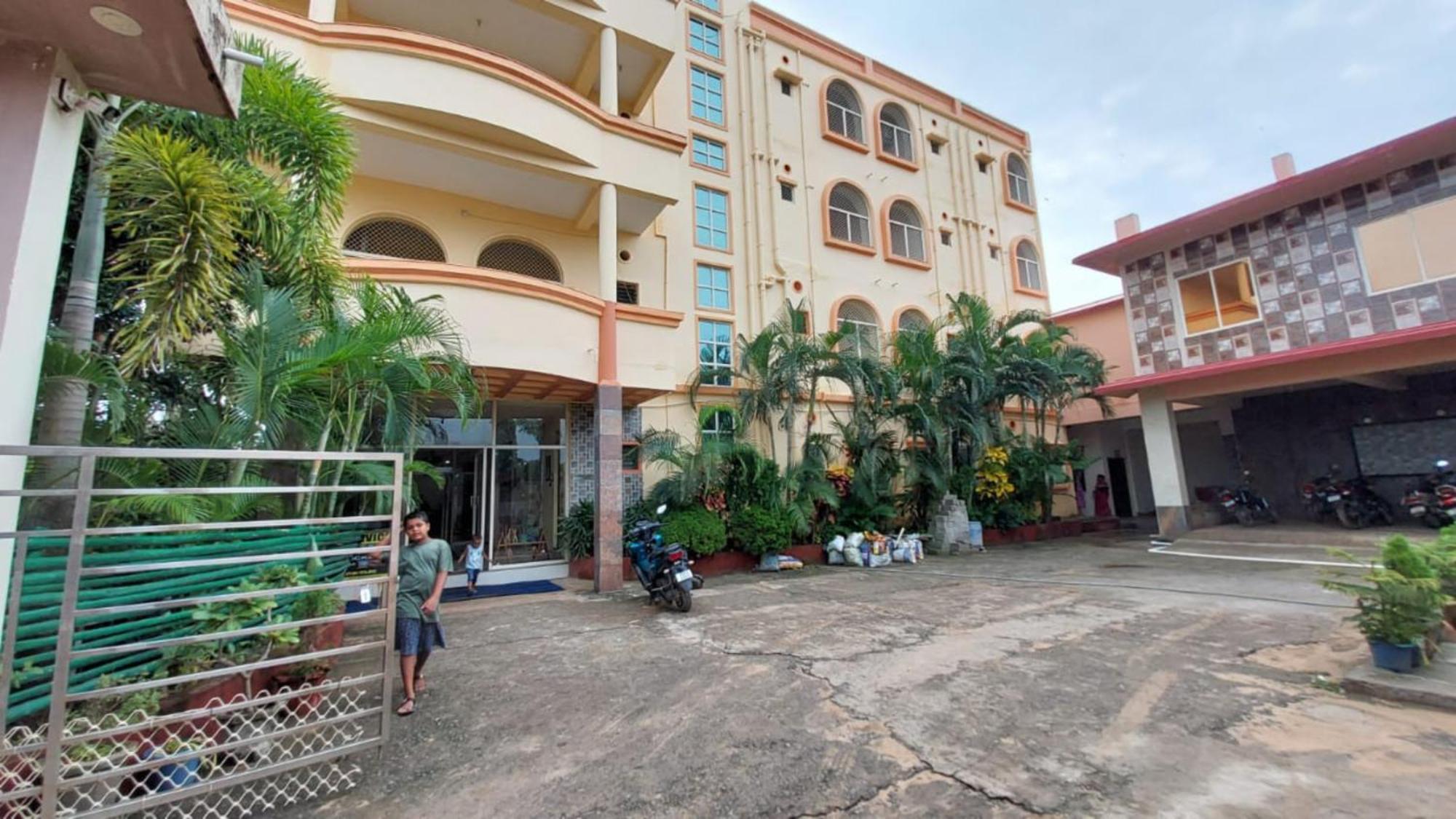 Goroomgo Silicon Residency Puri Near Sea Beach & Temple - Luxurious Room - Lift And Parking Facilities - Best Seller Exterior photo